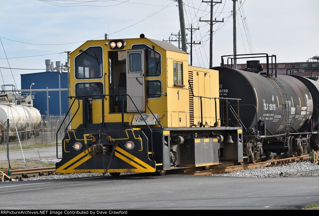 Switcher Moving the Tank Cars